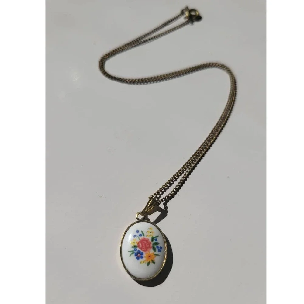 Vintage Glass Oval Floral Pendant Necklace Gold Tone Brass Chain Delicate